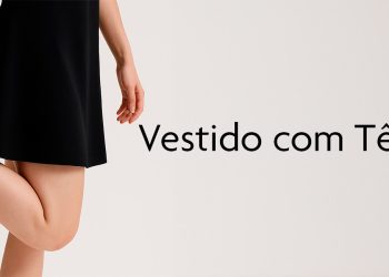 Vestido com tênis estilo casual-chique.