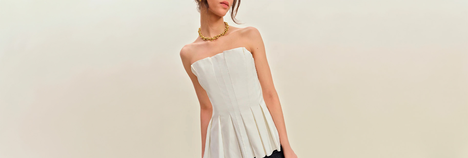 Blusa Sem Alça: o item-chave da temporada