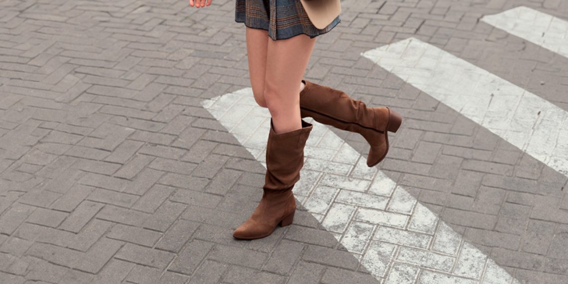 A bota slouch se tornou a obsessão fashion da estação.