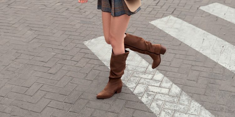 A bota slouch se tornou a obsessão fashion da estação.